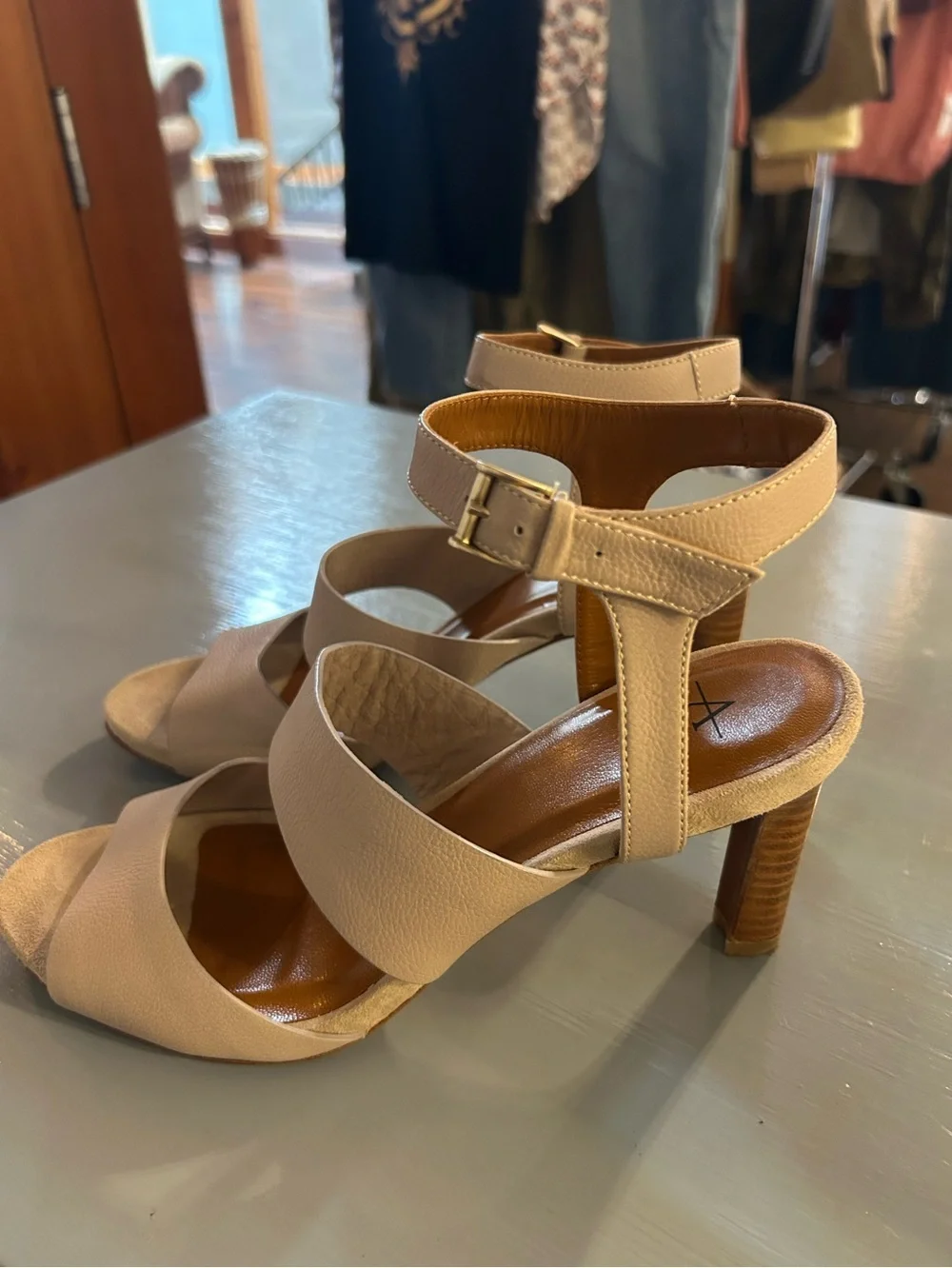 Aquatalia Women’s Basha Soft Tumbled Leather Heels Taupe Ankle Strap Shoes 9